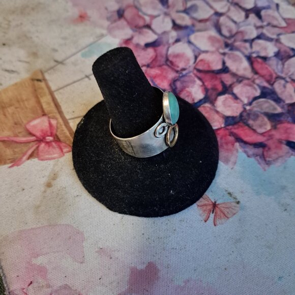 Sterling Silver Free Form Design Ring - Picture 2 of 3